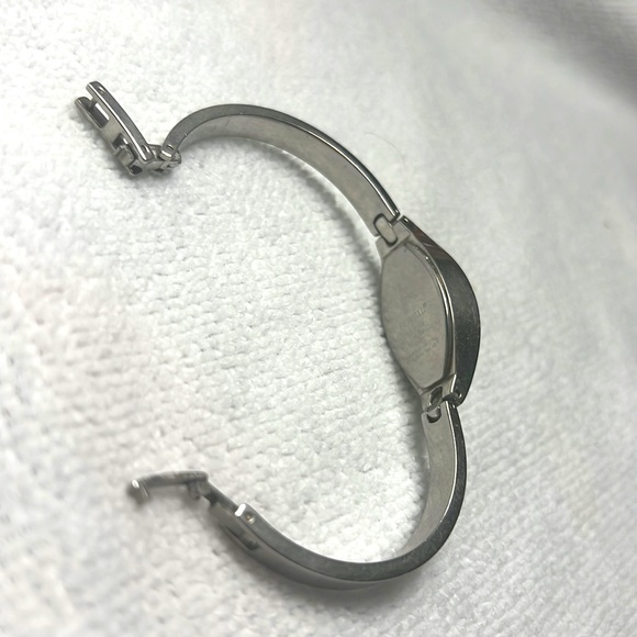 Women’s fossil watch, silver band with light blue face. - Picture 4 of 6